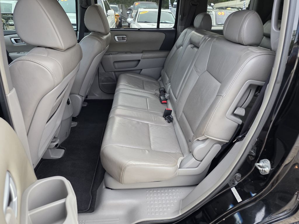 Photo 10 of this HONDA PILOT