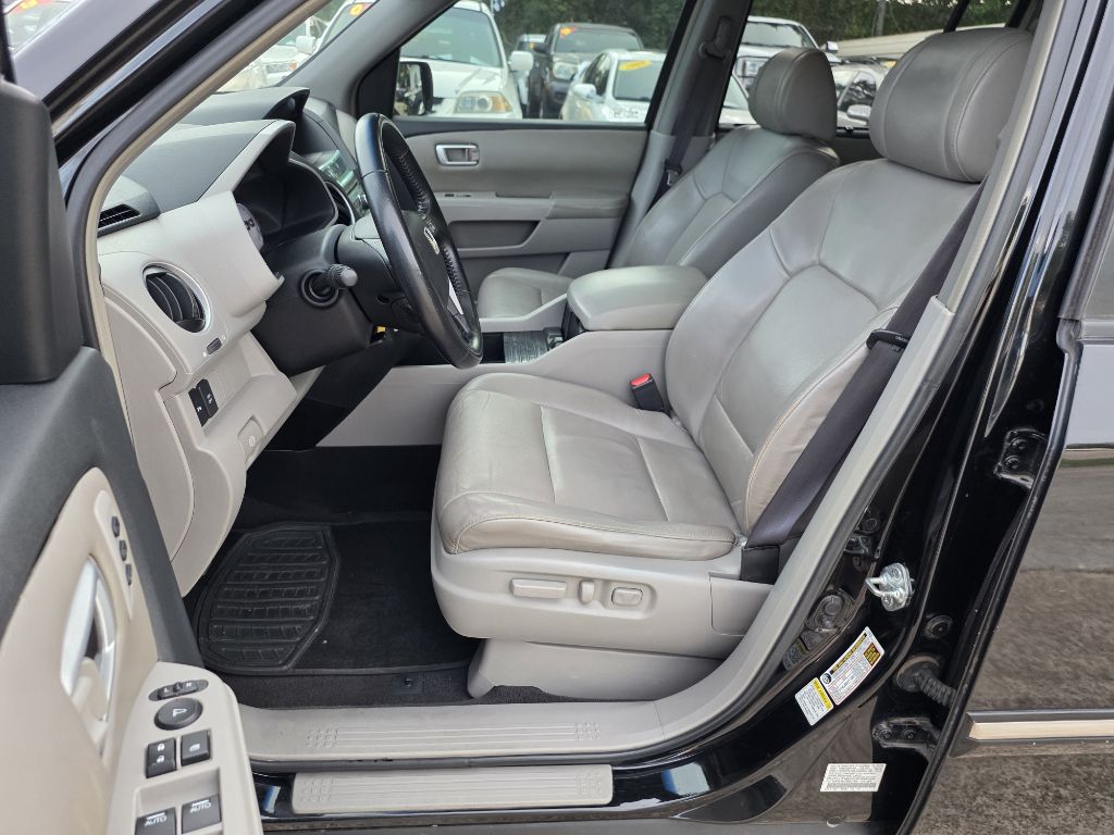 Photo 9 of this HONDA PILOT