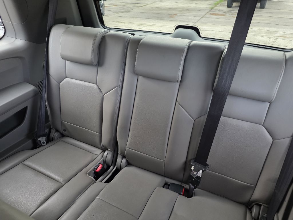 Photo 11 of this HONDA PILOT