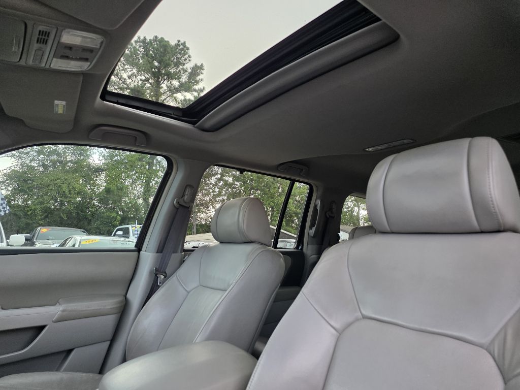 Photo 12 of this HONDA PILOT