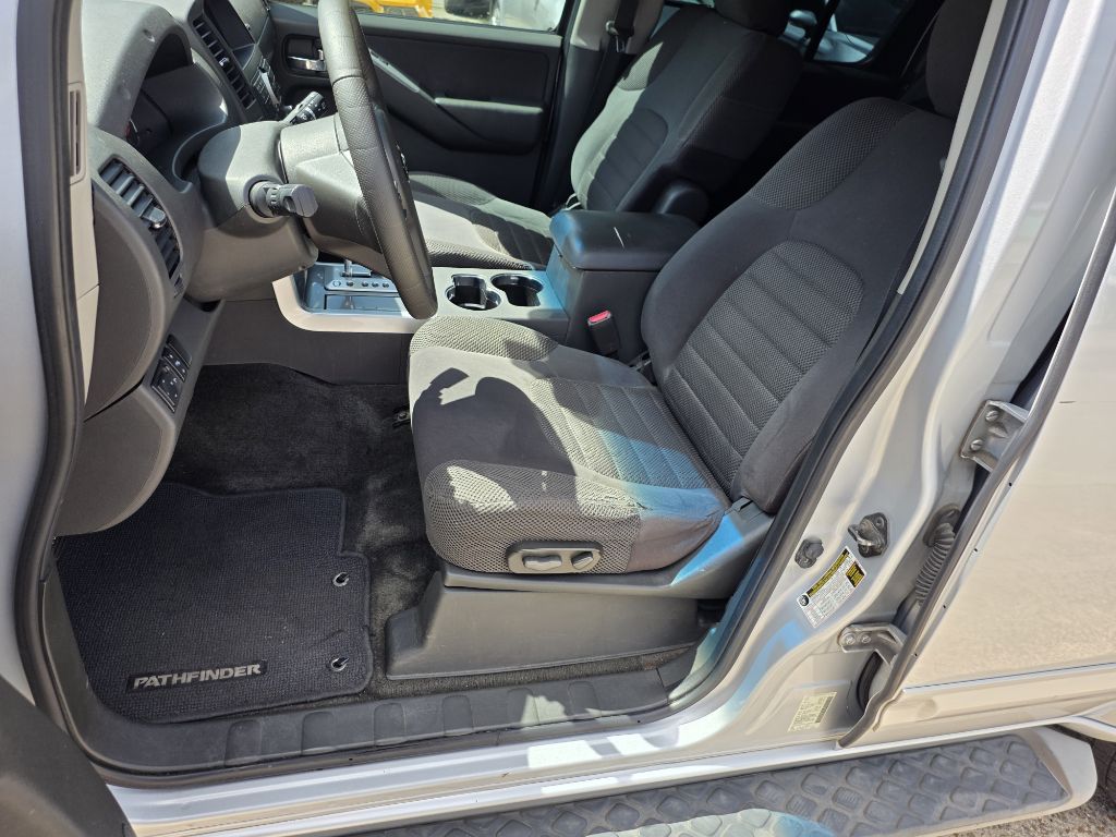 Photo 10 of this NISSAN PATHFINDER