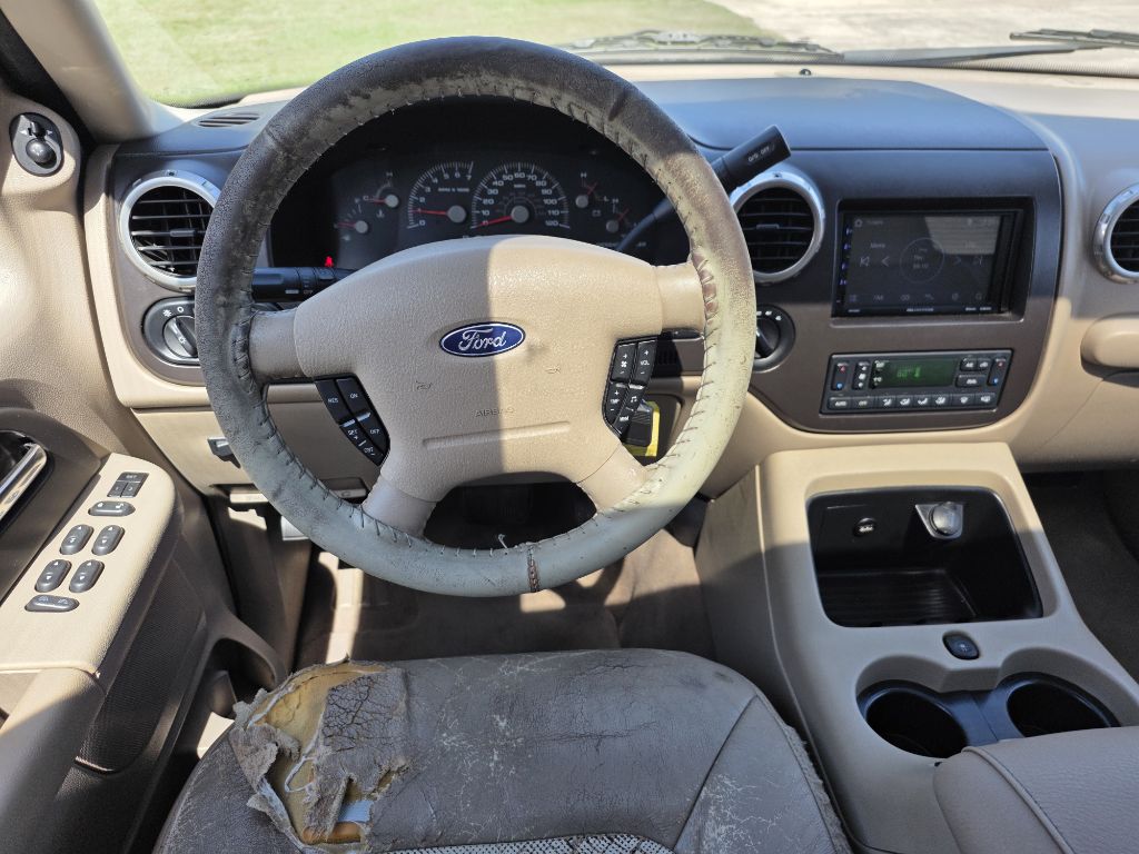 Photo 10 of this FORD EXPEDITION