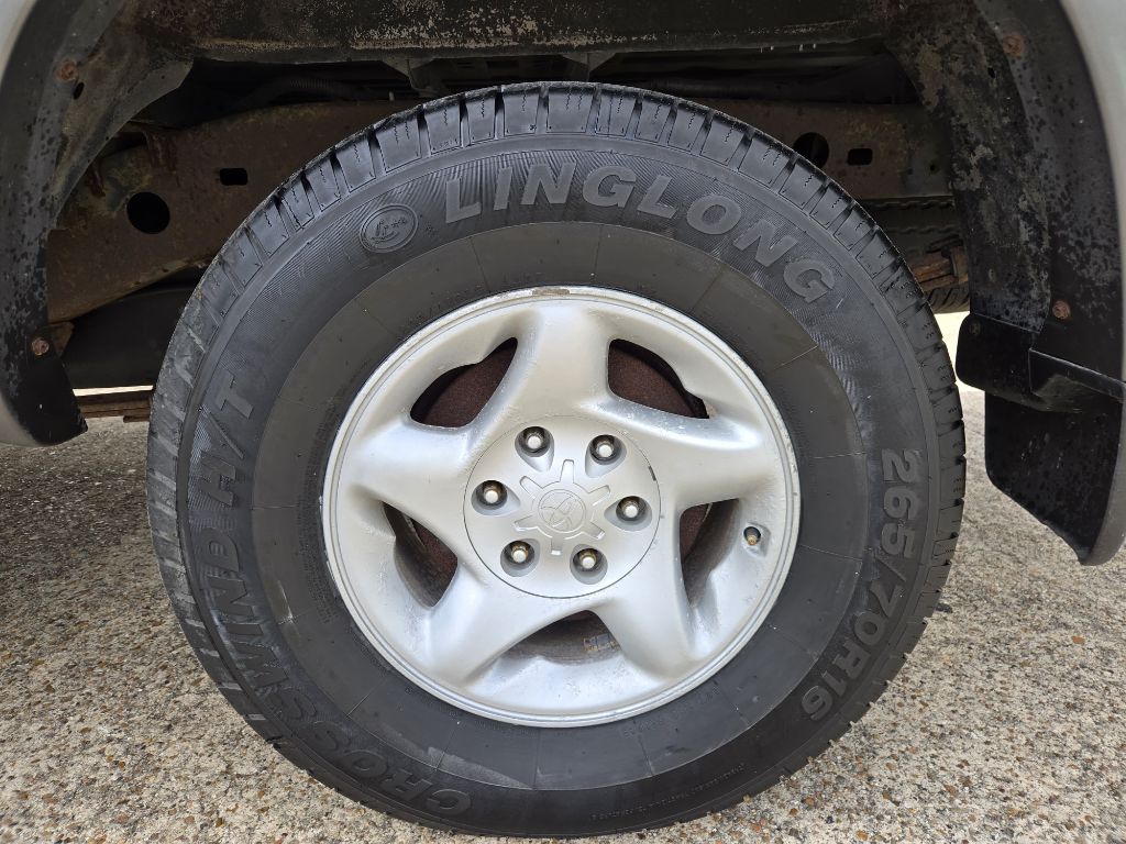 Photo 13 of this TOYOTA TUNDRA