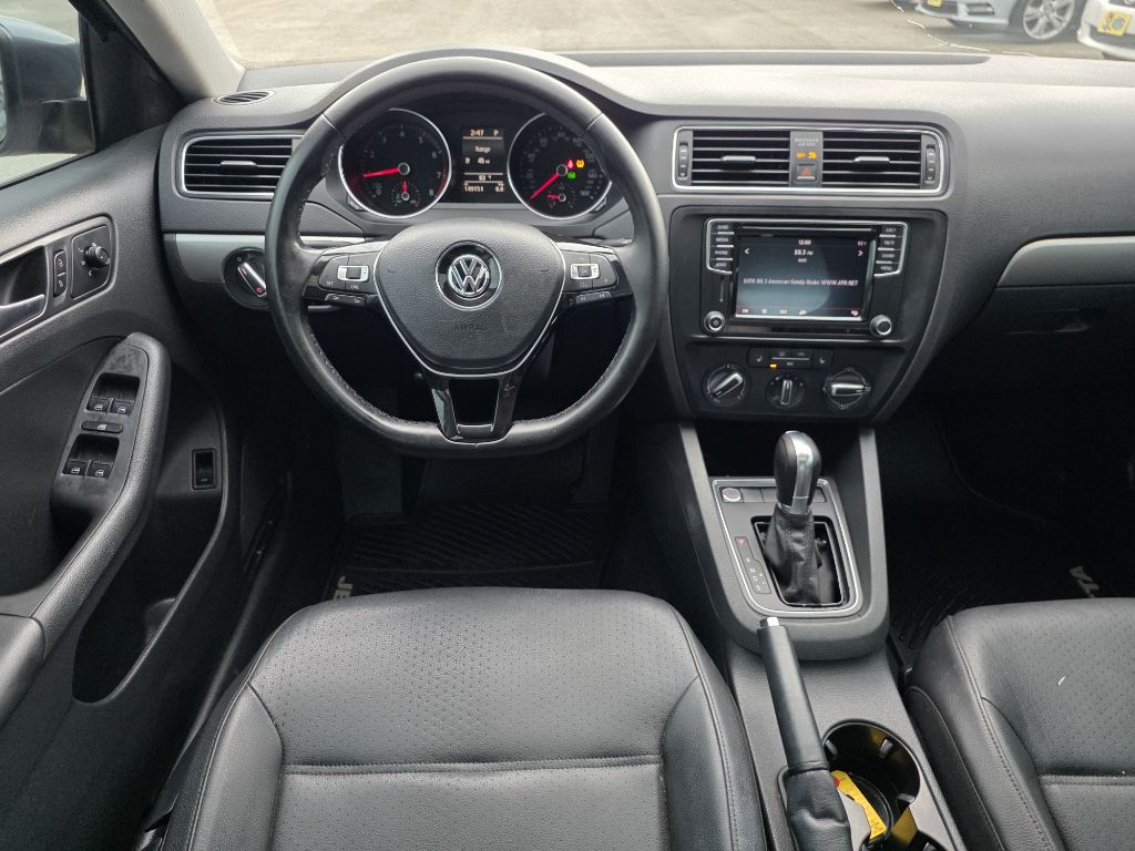 Photo 9 of this VOLKSWAGEN JETTA