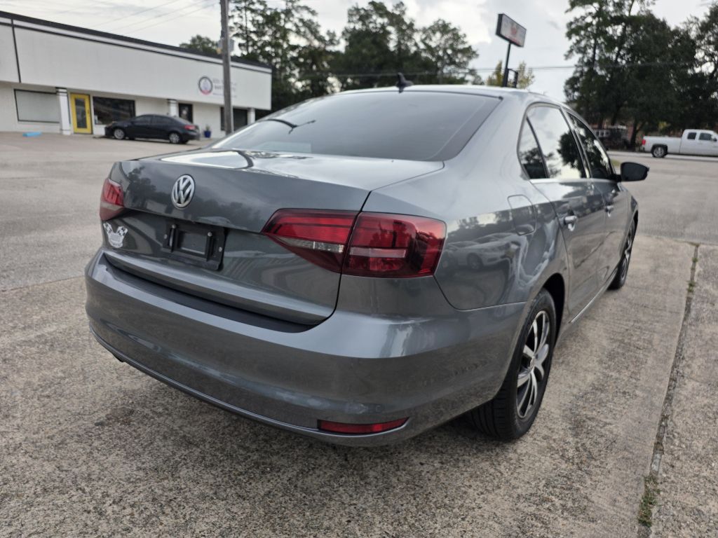 Photo 4 of this VOLKSWAGEN JETTA