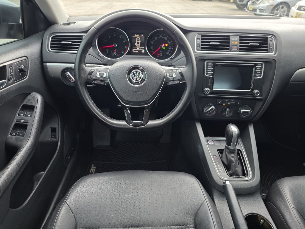 Photo 8 of this VOLKSWAGEN JETTA