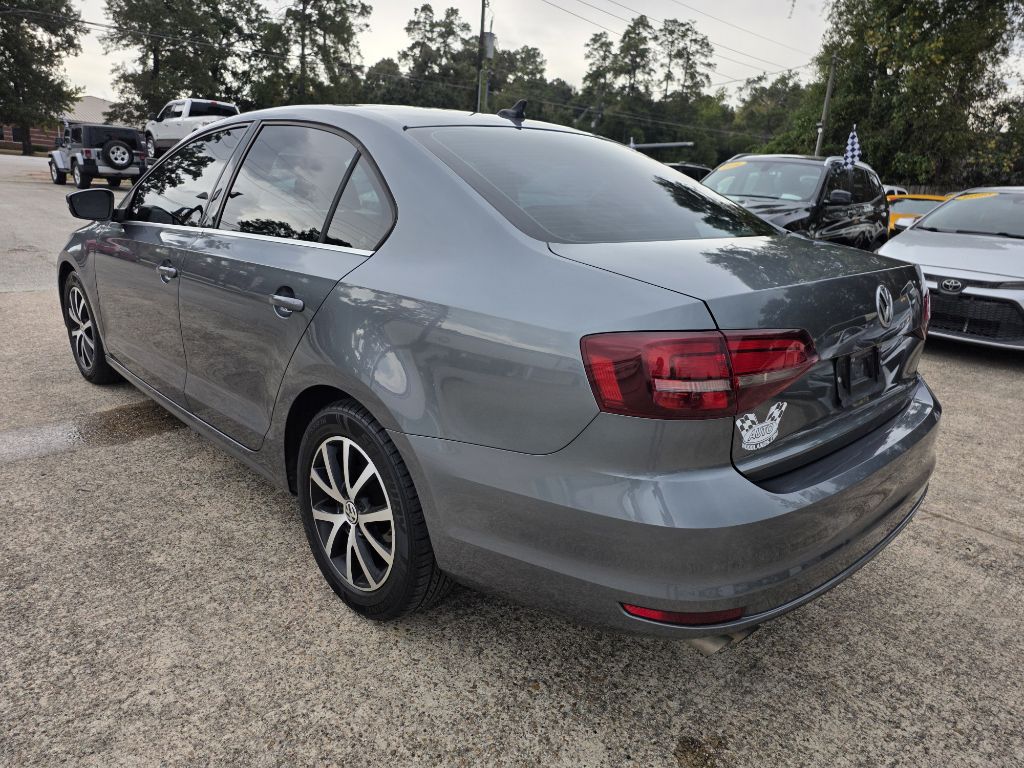 Photo 18 of this VOLKSWAGEN JETTA