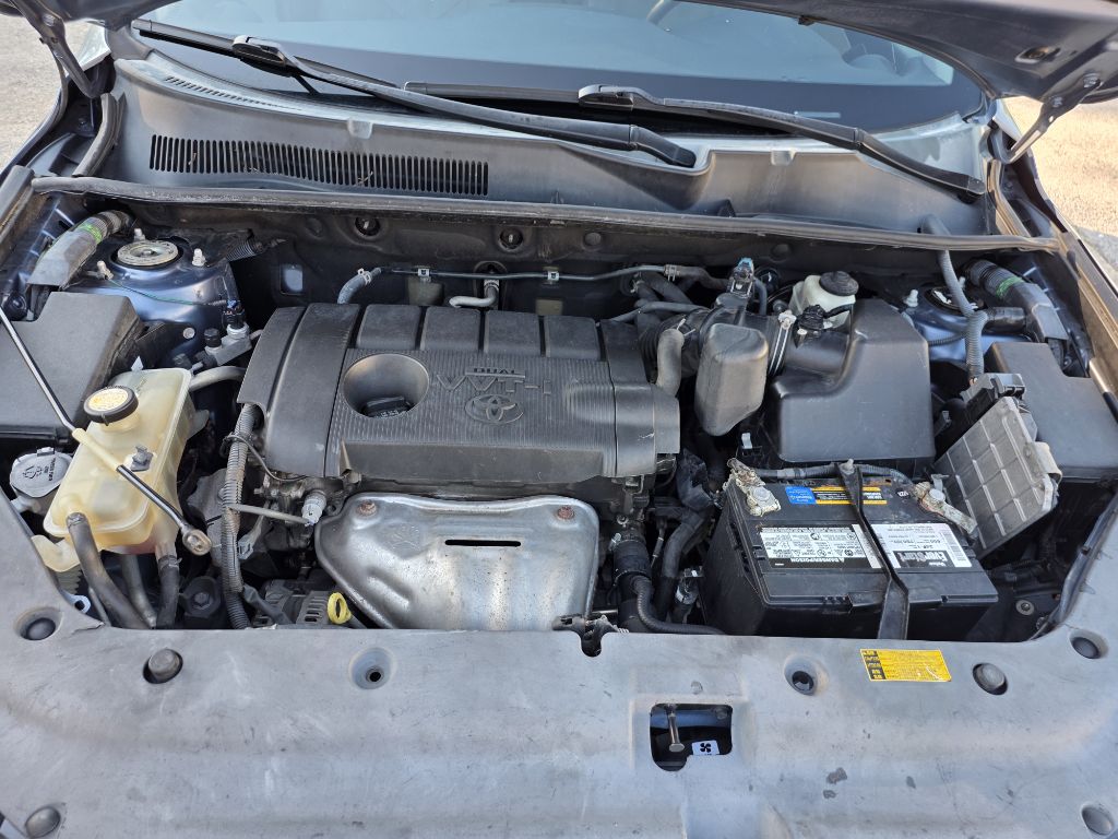Photo 13 of this TOYOTA RAV4