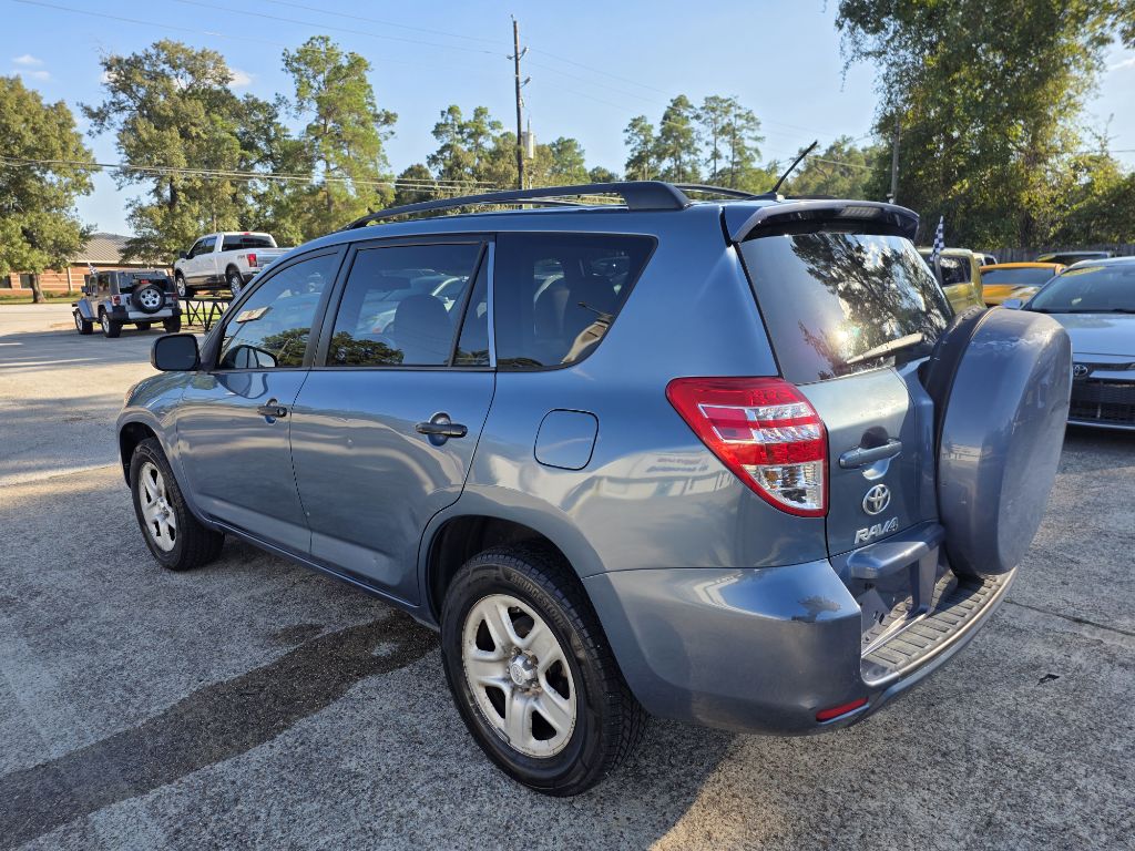 Photo 2 of this TOYOTA RAV4