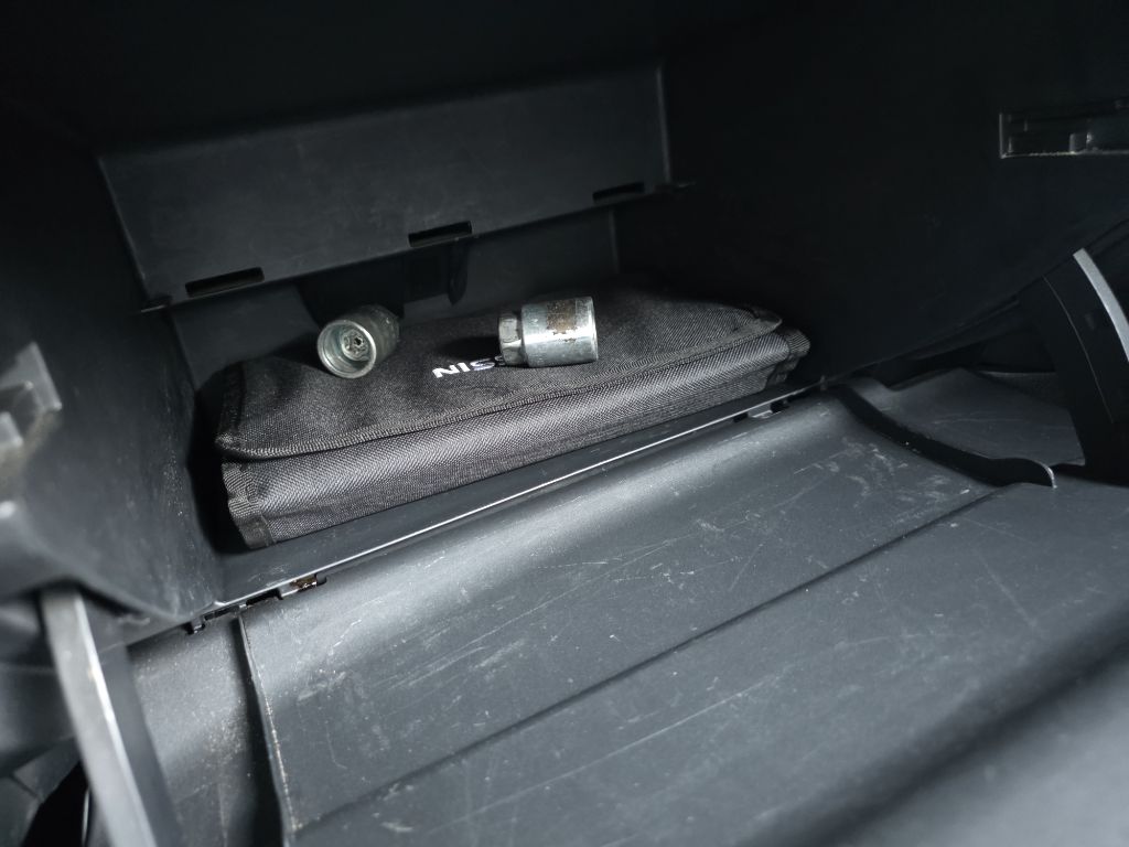Photo 14 of this NISSAN SENTRA