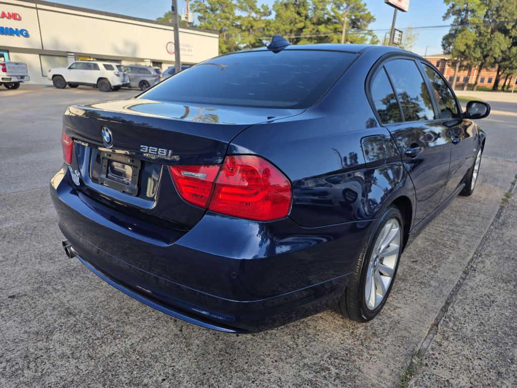 Photo 7 of this BMW 328