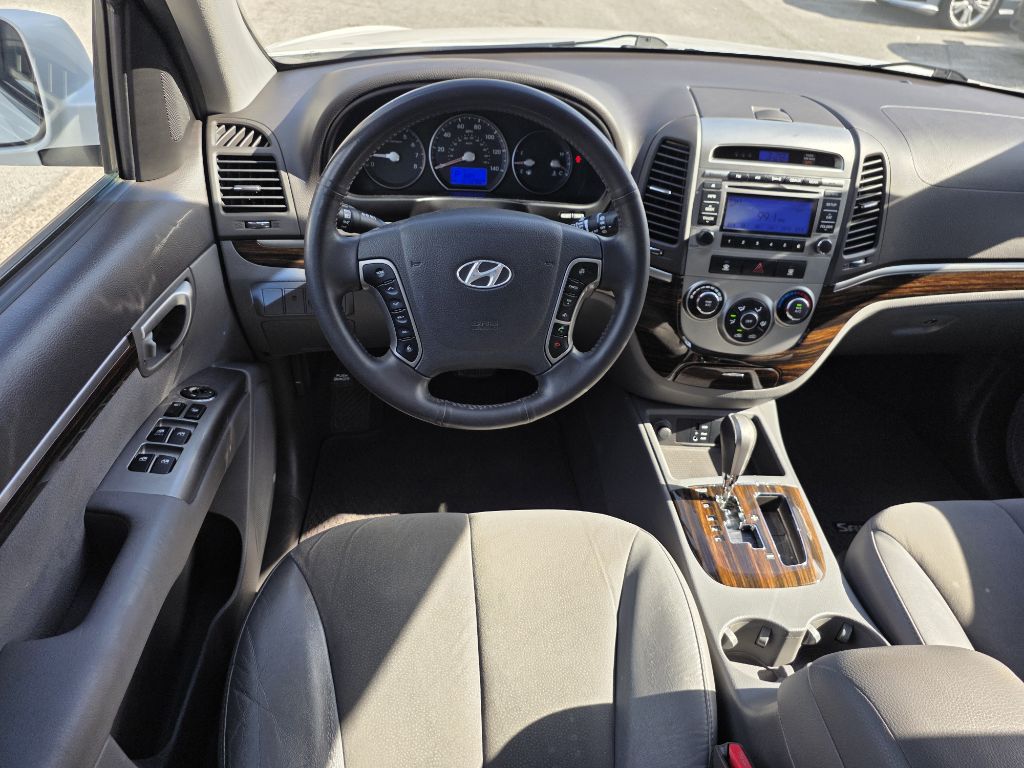 Photo 14 of this HYUNDAI SANTA FE