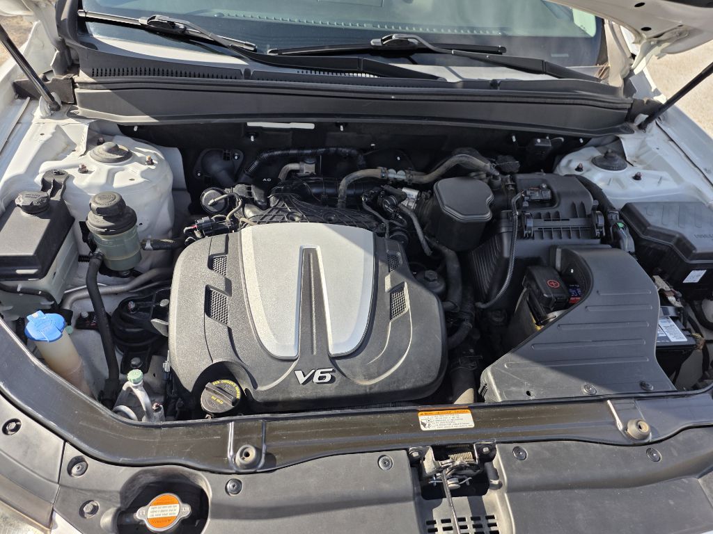 Photo 18 of this HYUNDAI SANTA FE