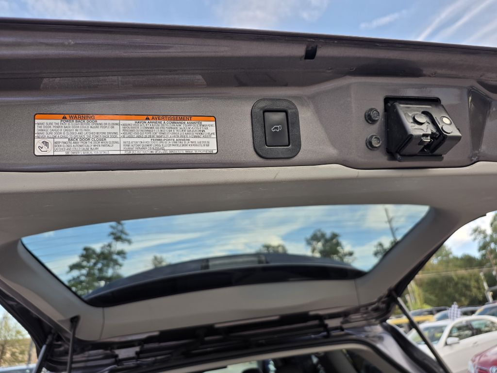 Photo 18 of this TOYOTA SIENNA