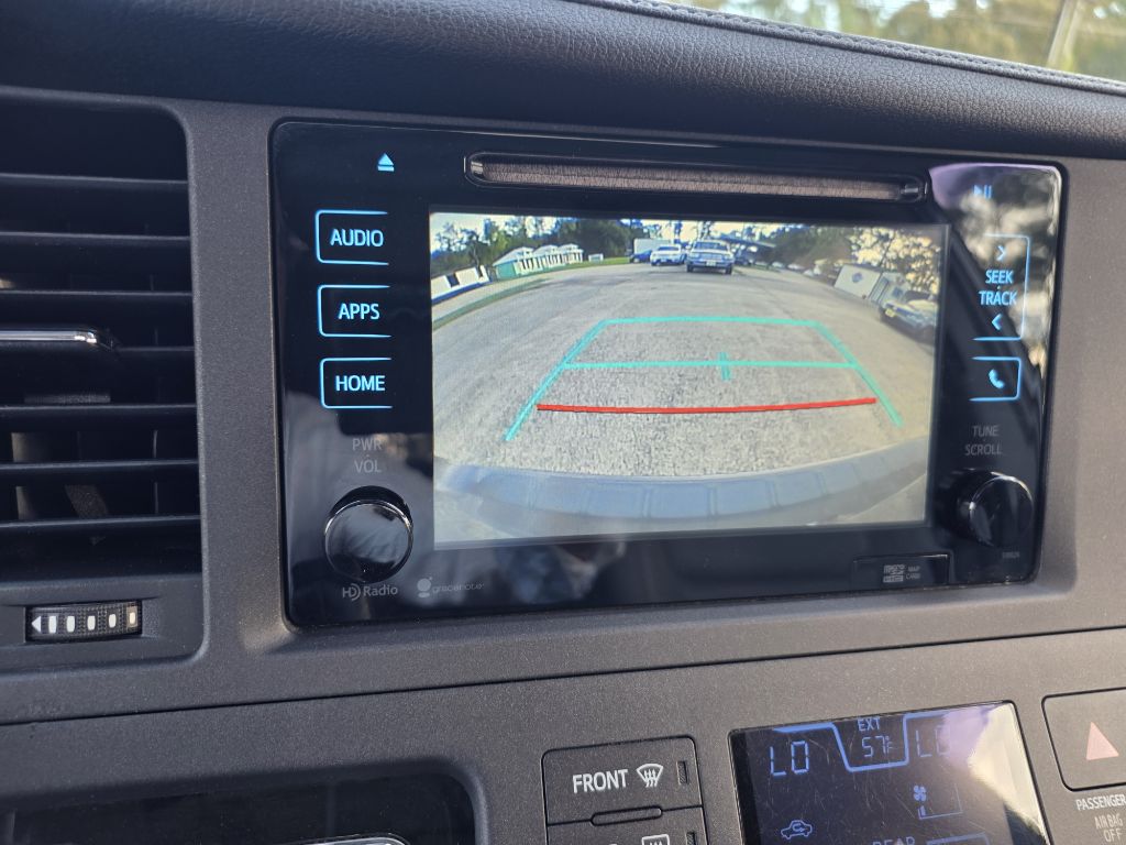 Photo 14 of this TOYOTA SIENNA