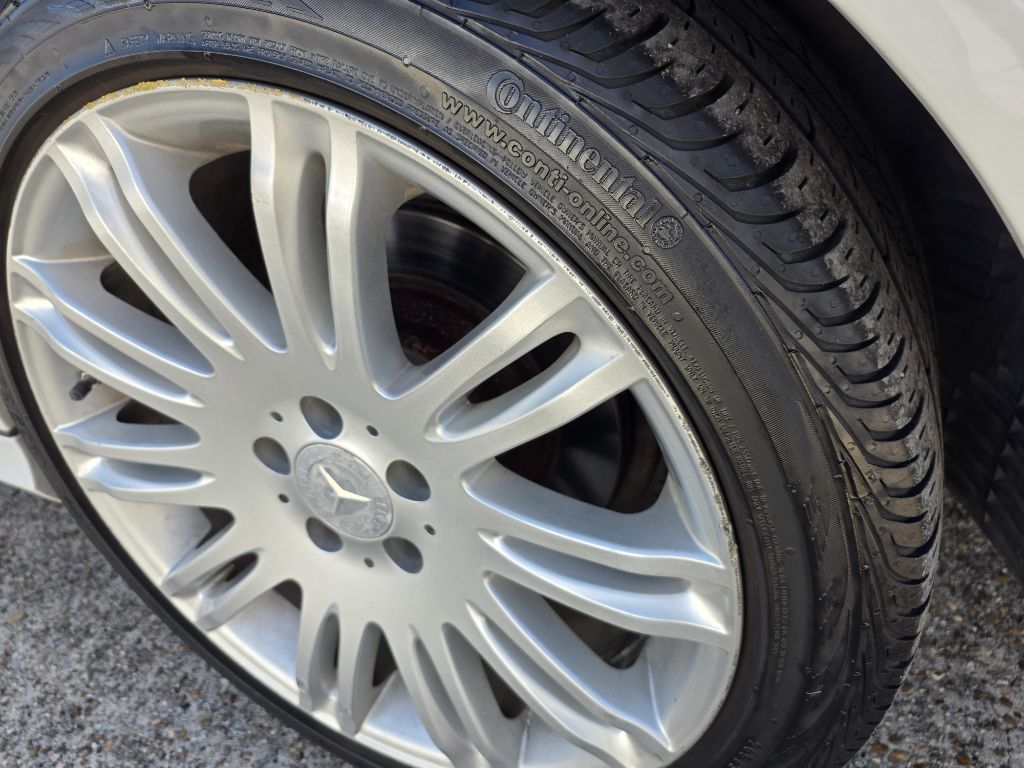 Photo 14 of this MERCEDES-BENZ E-CLASS