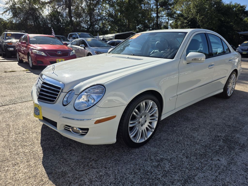 Photo 3 of this MERCEDES-BENZ E-CLASS