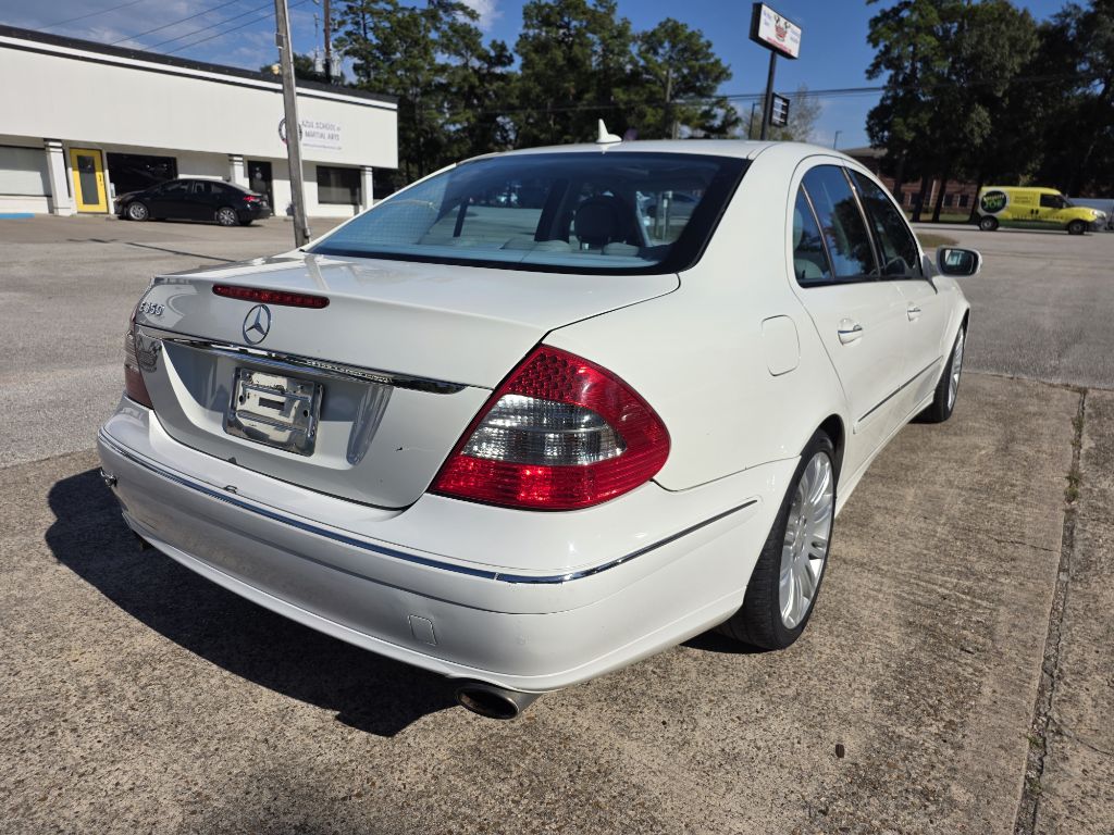 Photo 6 of this MERCEDES-BENZ E-CLASS