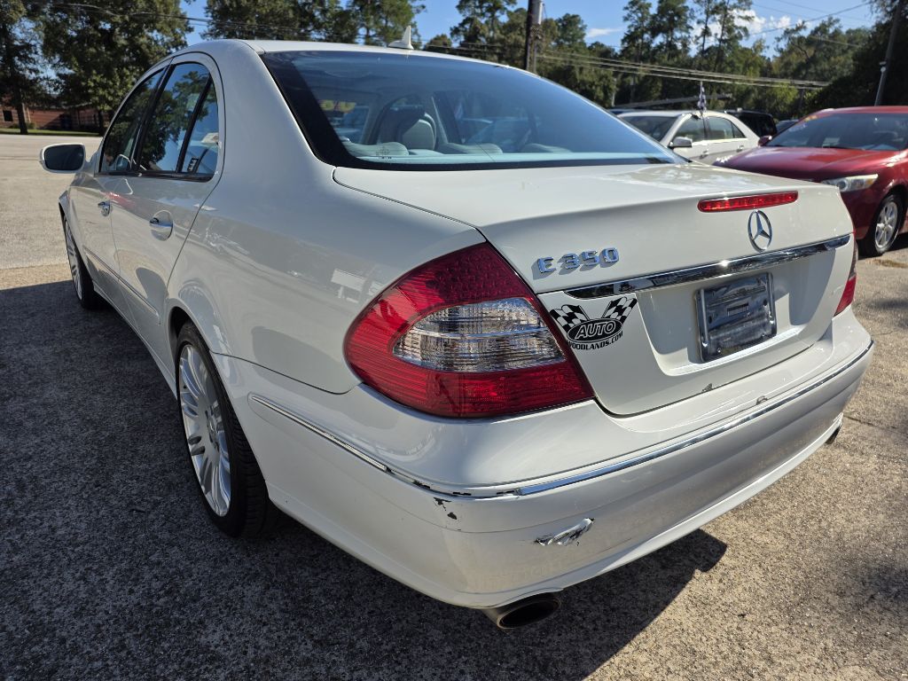 Photo 4 of this MERCEDES-BENZ E-CLASS