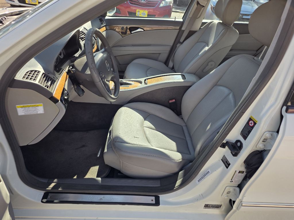 Photo 8 of this MERCEDES-BENZ E-CLASS