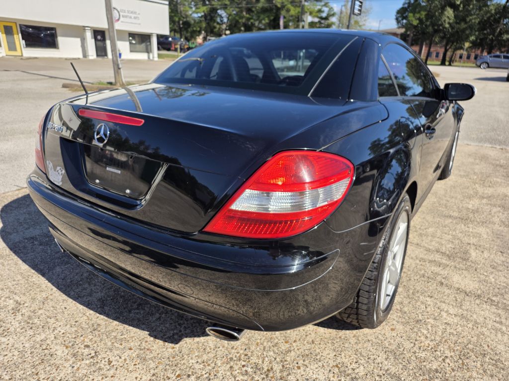 Photo 5 of this MERCEDES-BENZ SLK