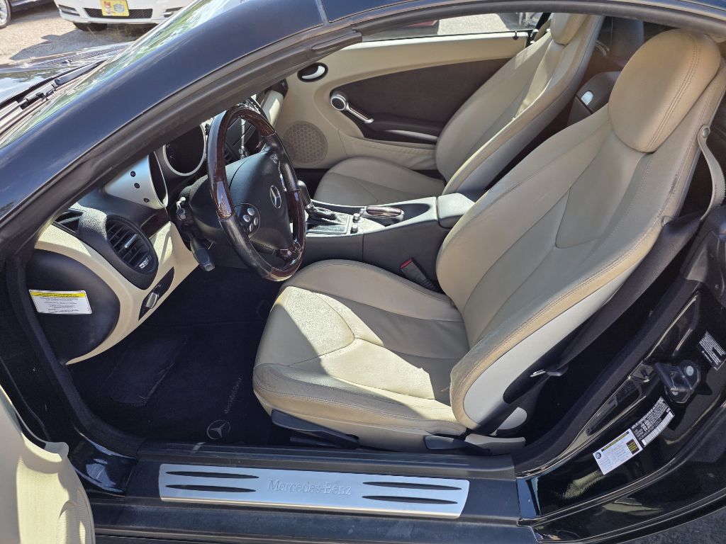 Photo 8 of this MERCEDES-BENZ SLK