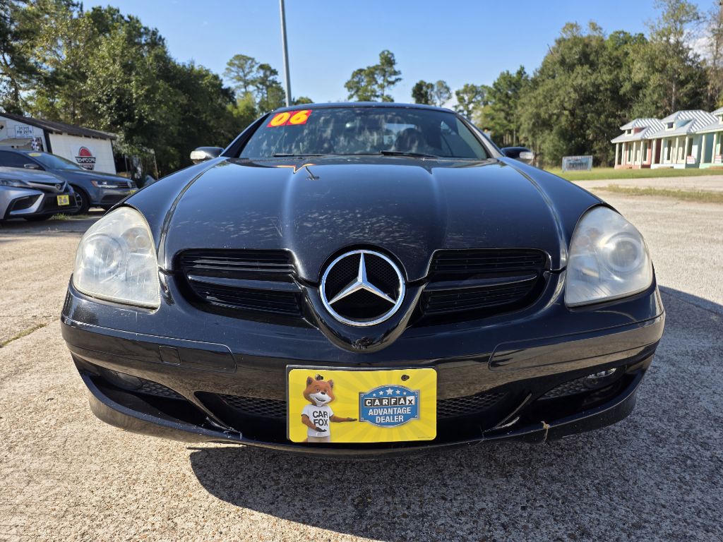 Photo 2 of this MERCEDES-BENZ SLK
