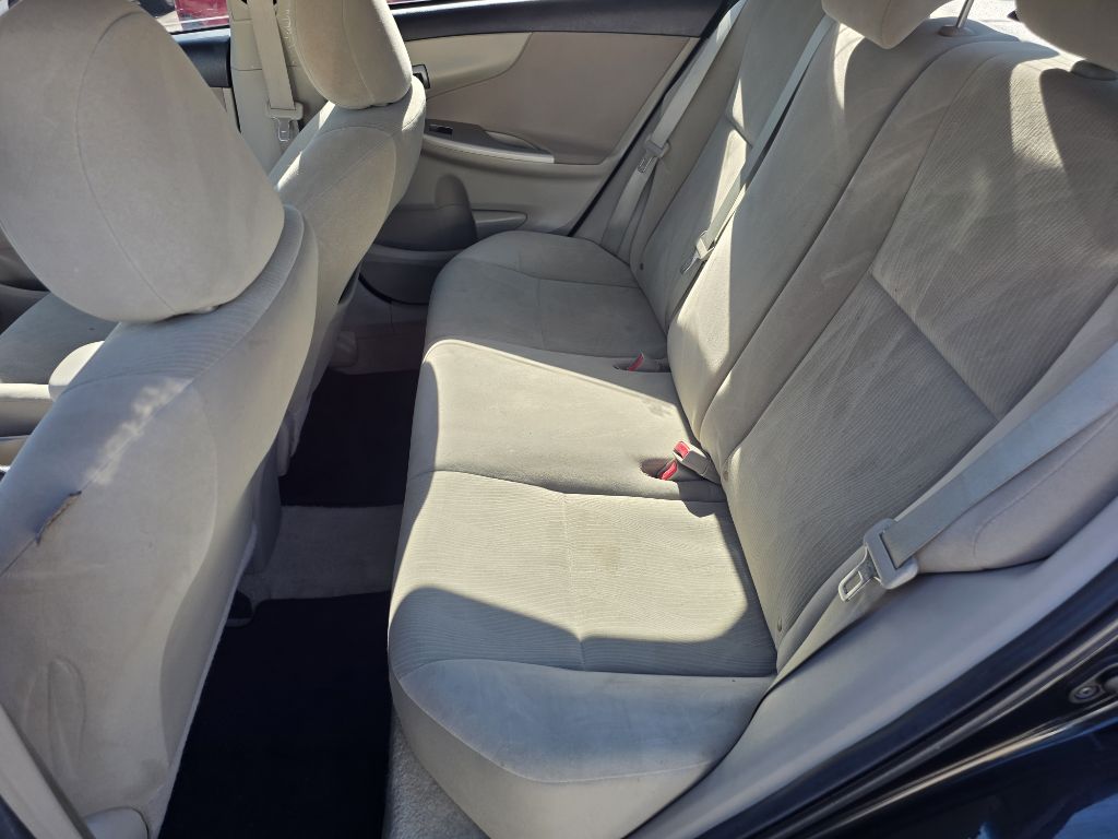 Photo 13 of this TOYOTA COROLLA