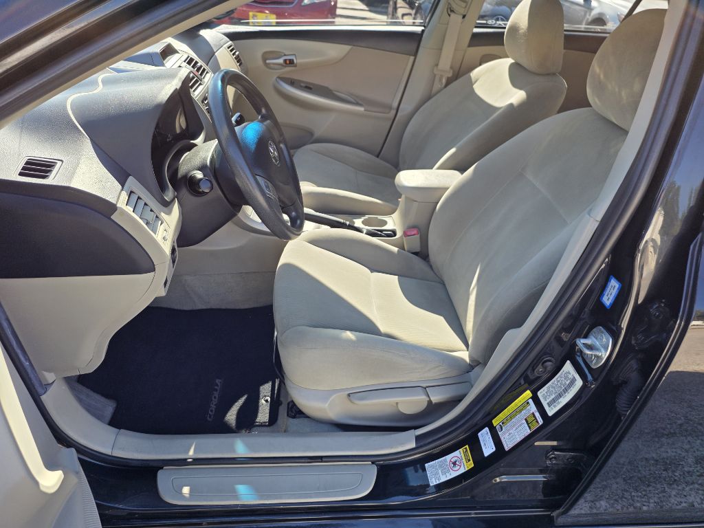 Photo 11 of this TOYOTA COROLLA