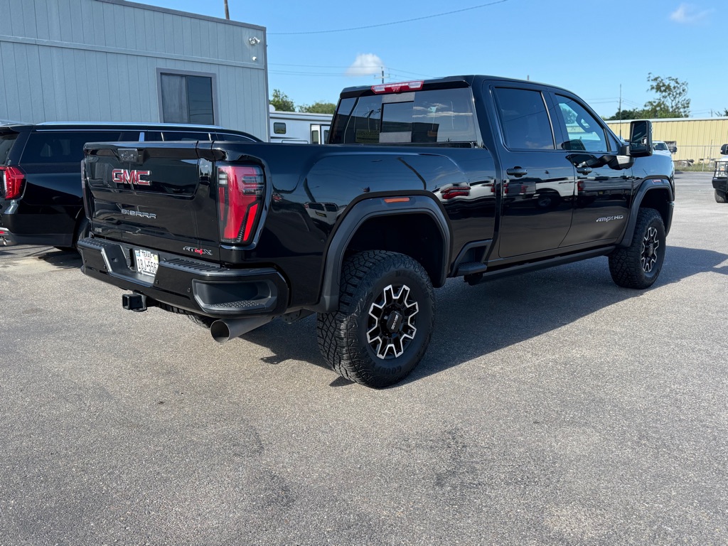 Photo 2 of this GMC SIERRA