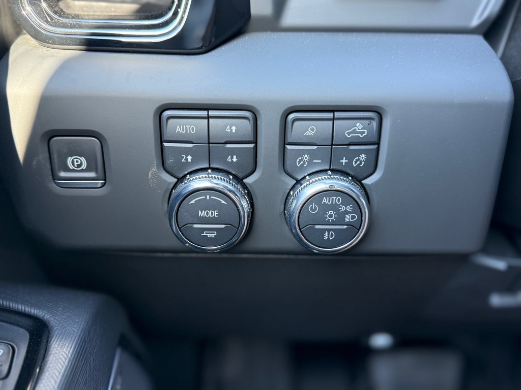 Photo 17 of this GMC SIERRA
