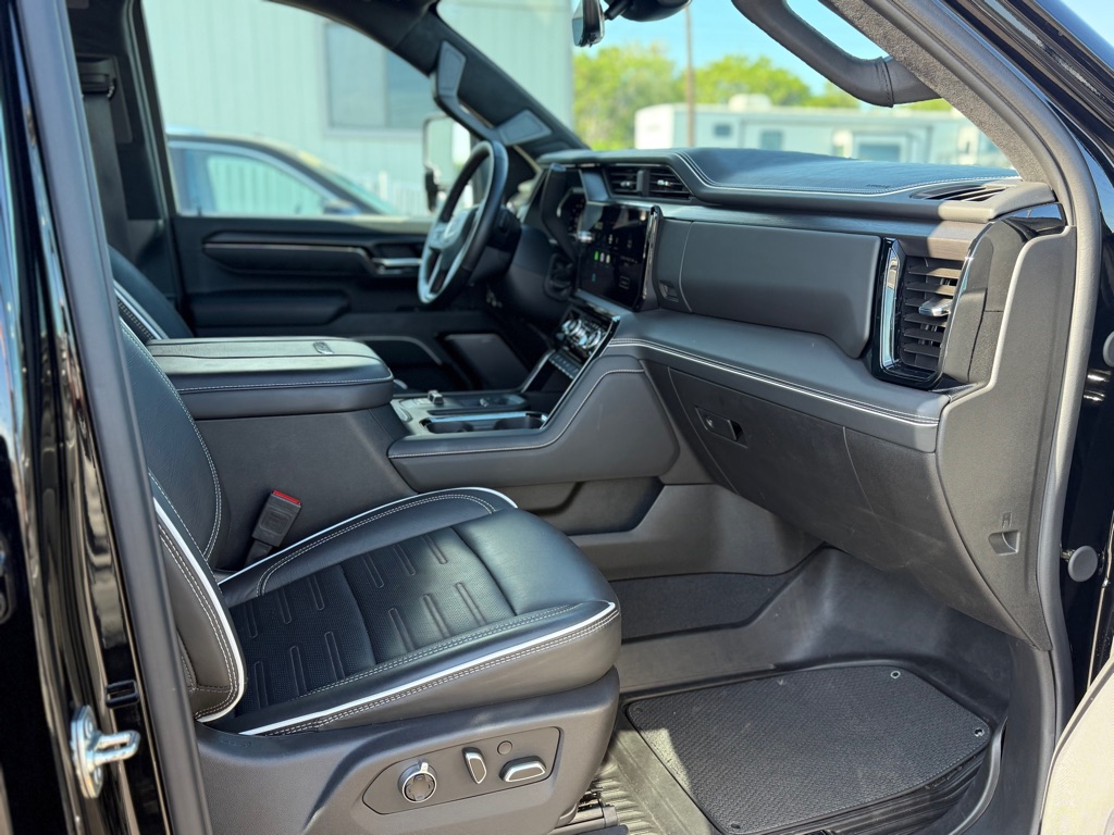 Photo 10 of this GMC SIERRA
