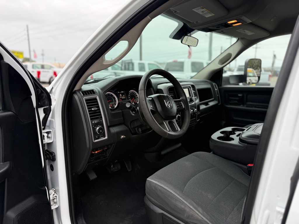 Photo 9 of this RAM 1500 CLASSIC