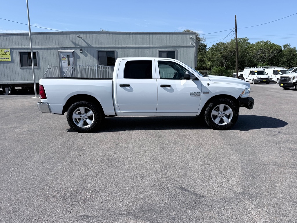 Photo 4 of this RAM 1500 CLASSIC