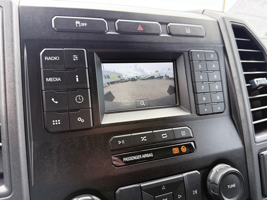 Photo 16 of this FORD F350