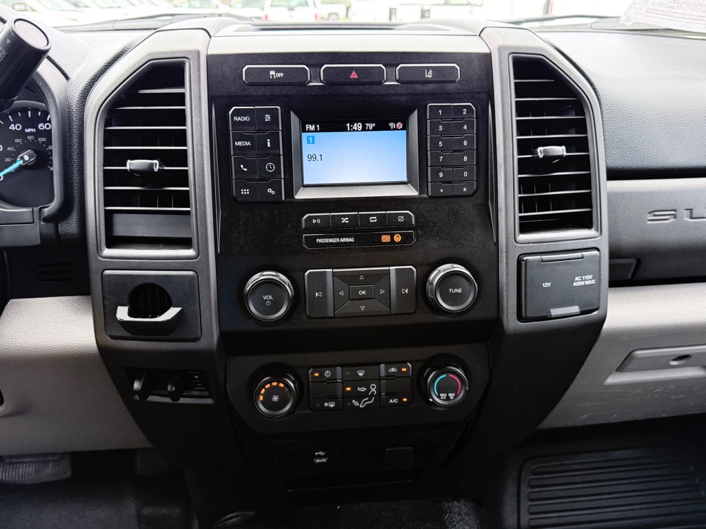 Photo 15 of this FORD F350