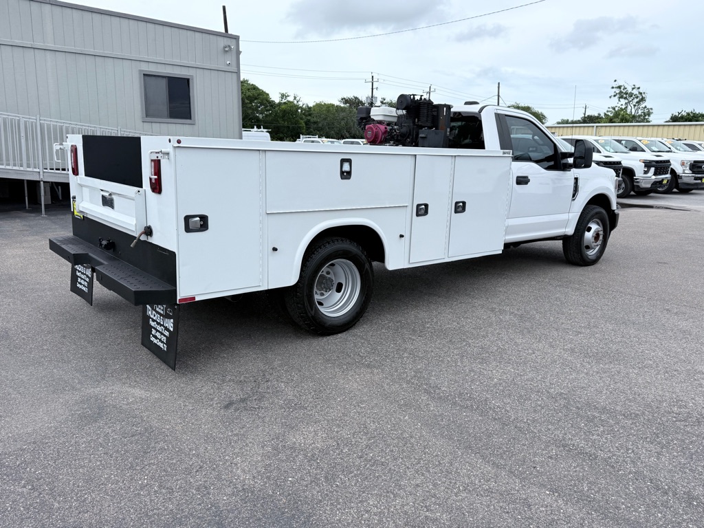 Photo 5 of this FORD F350