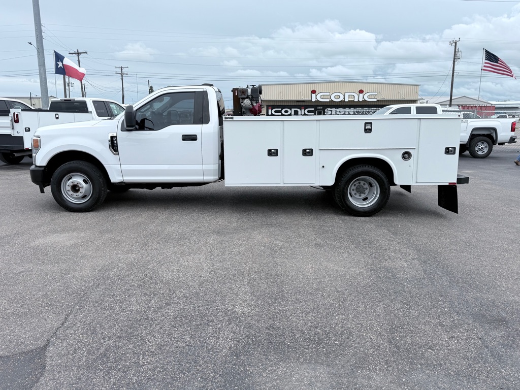 Photo 8 of this FORD F350