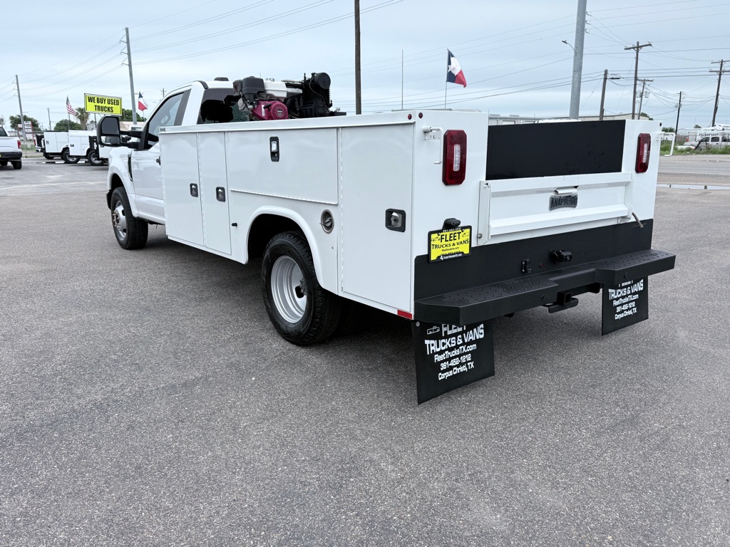 Photo 7 of this FORD F350