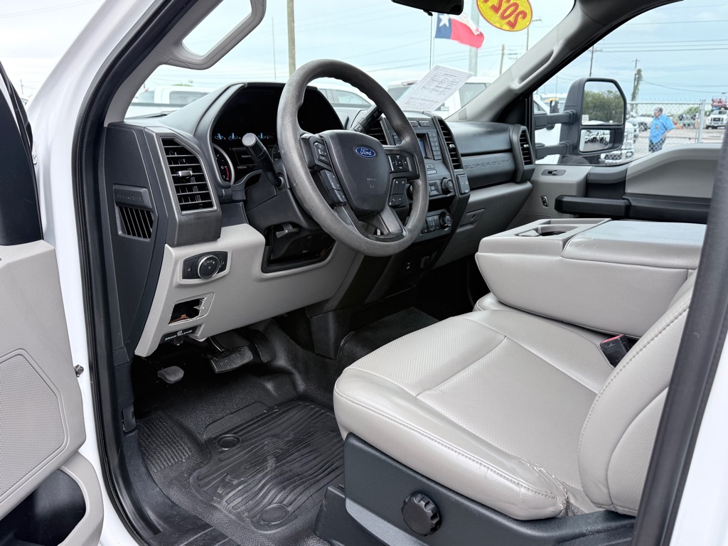 Photo 9 of this FORD F350