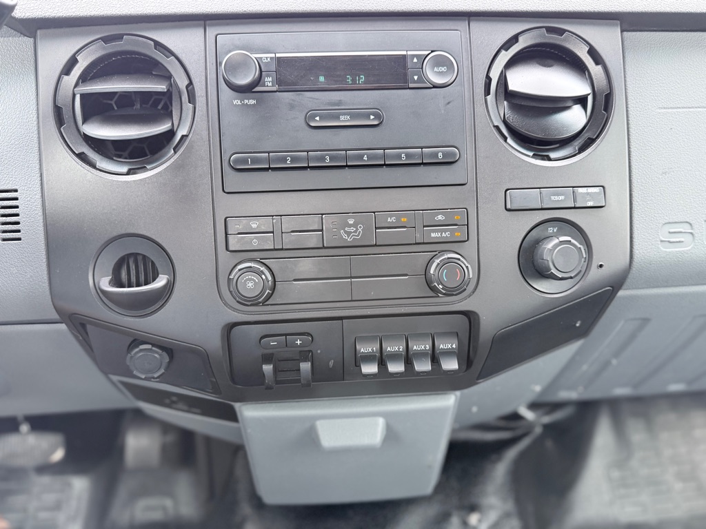 Photo 16 of this FORD F350