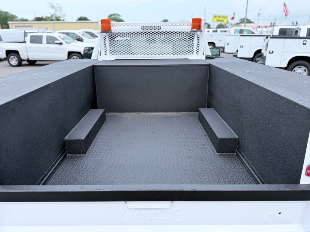 Photo 12 of this FORD F350