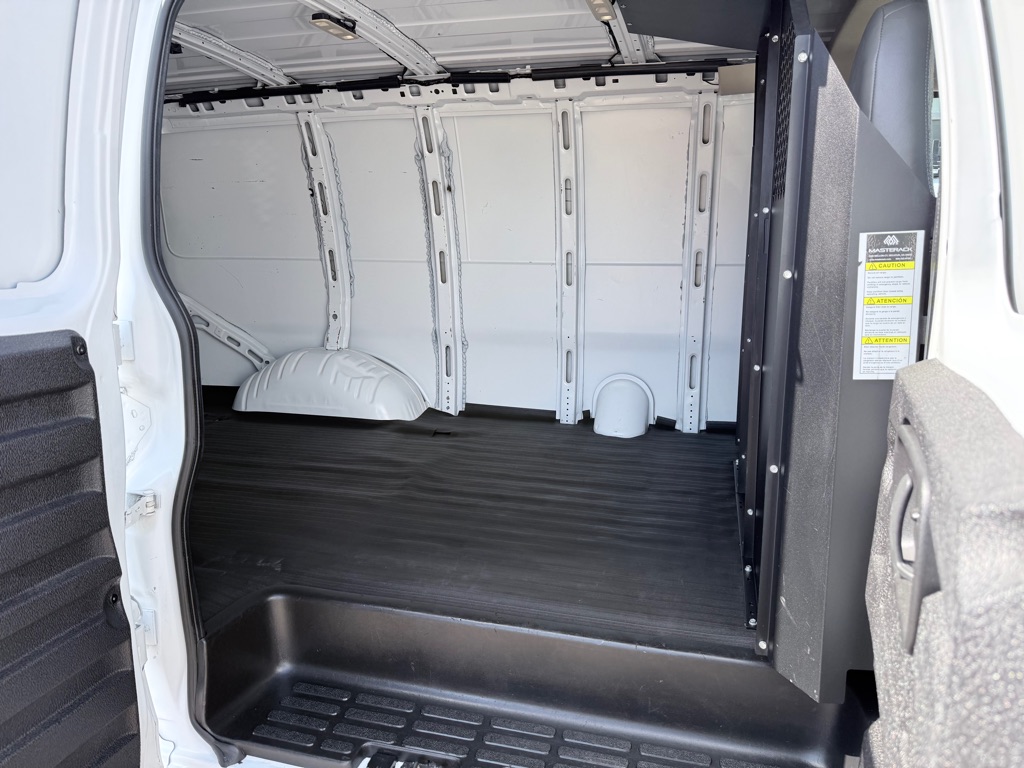 Photo 11 of this CHEVROLET EXPRESS G2500