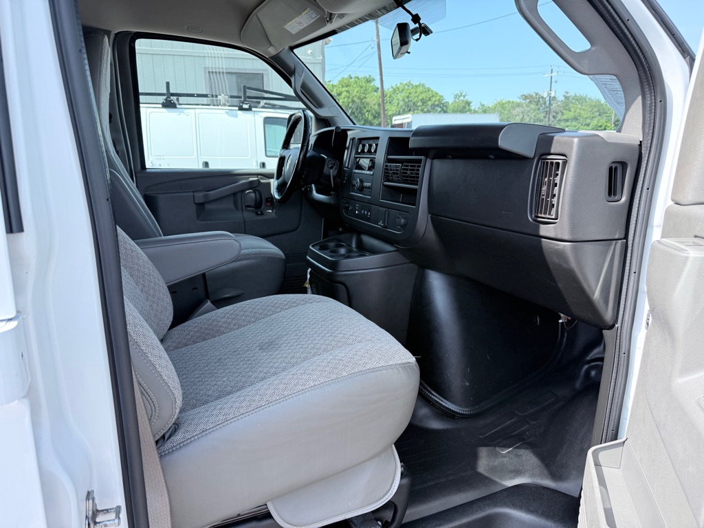 Photo 12 of this CHEVROLET EXPRESS G2500