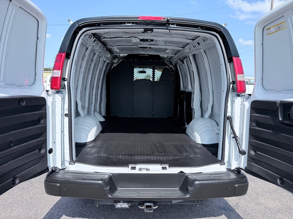 Photo 10 of this CHEVROLET EXPRESS G2500