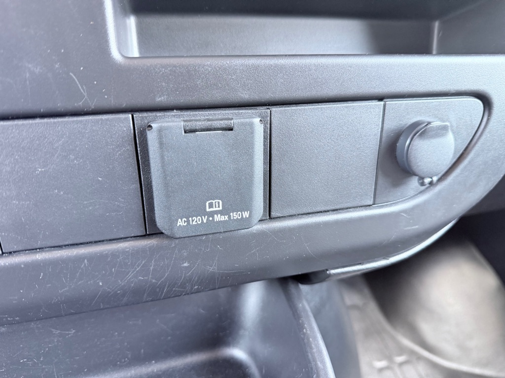 Photo 14 of this CHEVROLET EXPRESS G2500