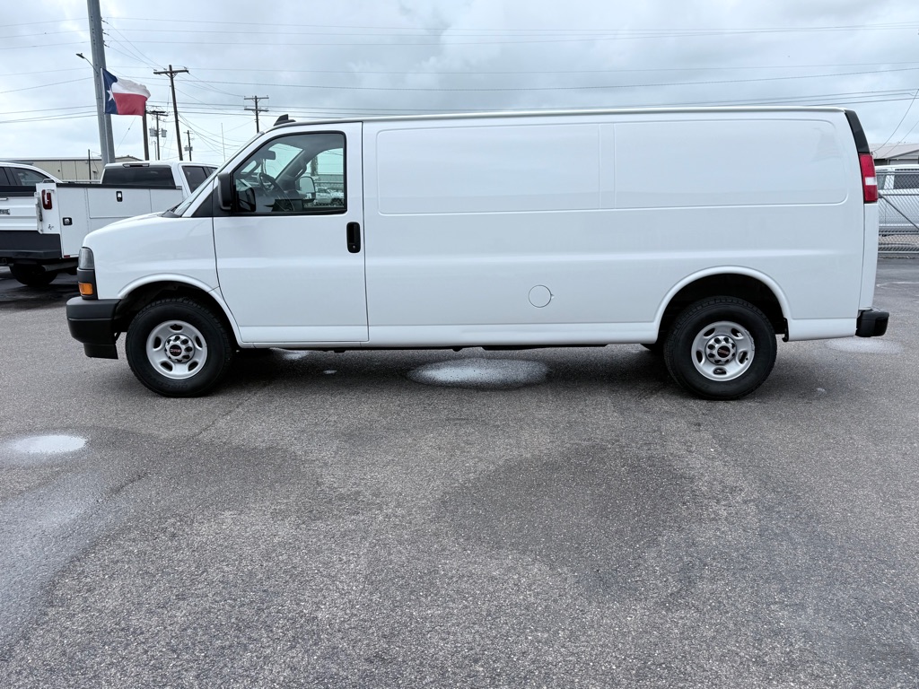 Photo 8 of this GMC SAVANA EXTENDED
