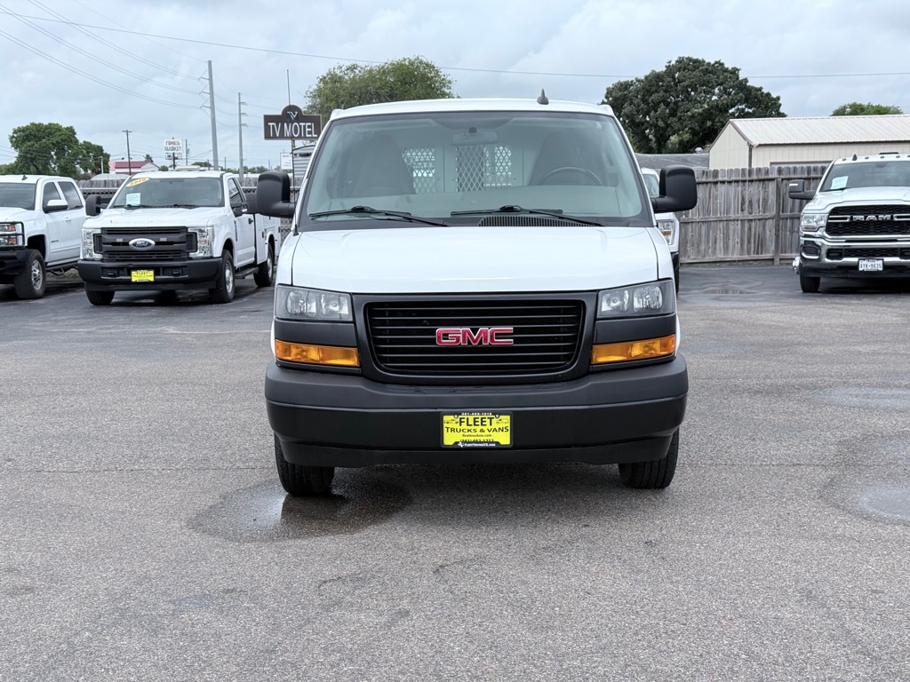 Photo 2 of this GMC SAVANA EXTENDED