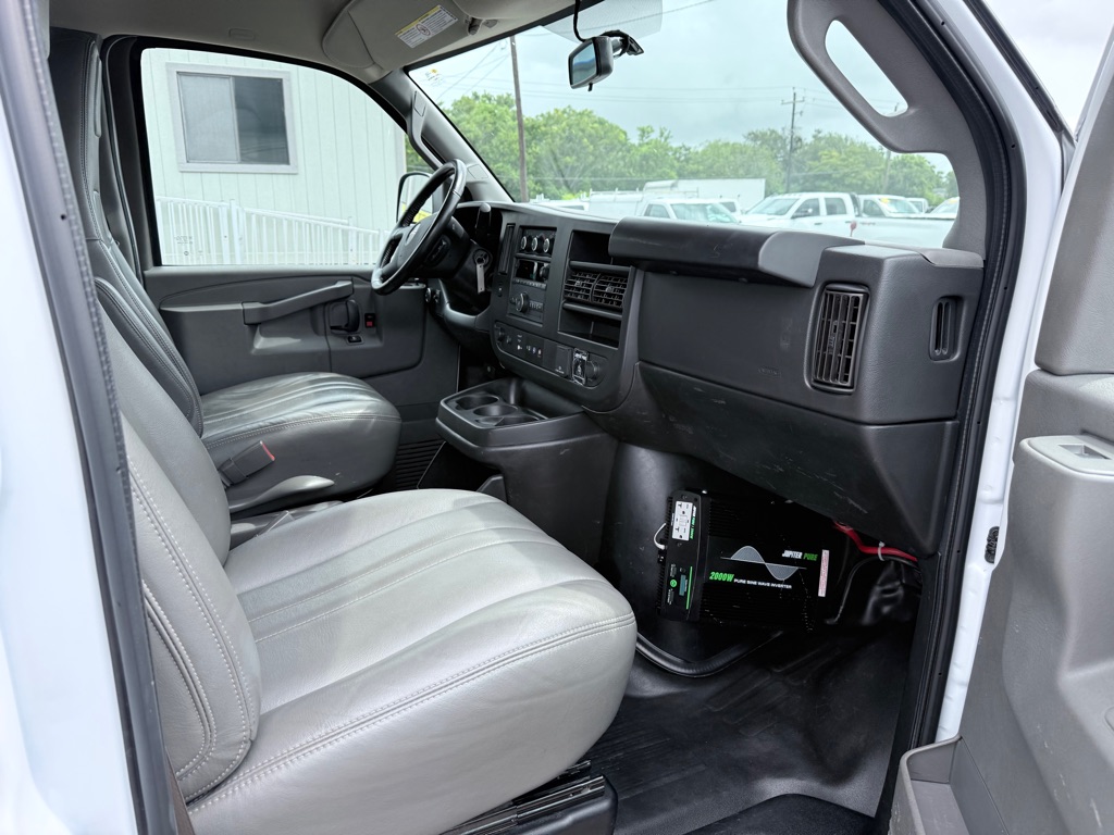 Photo 12 of this GMC SAVANA EXTENDED