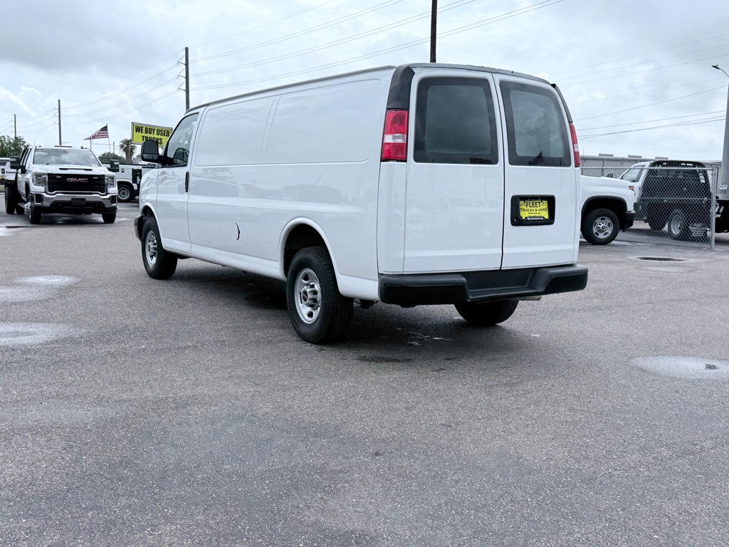 Photo 7 of this GMC SAVANA EXTENDED